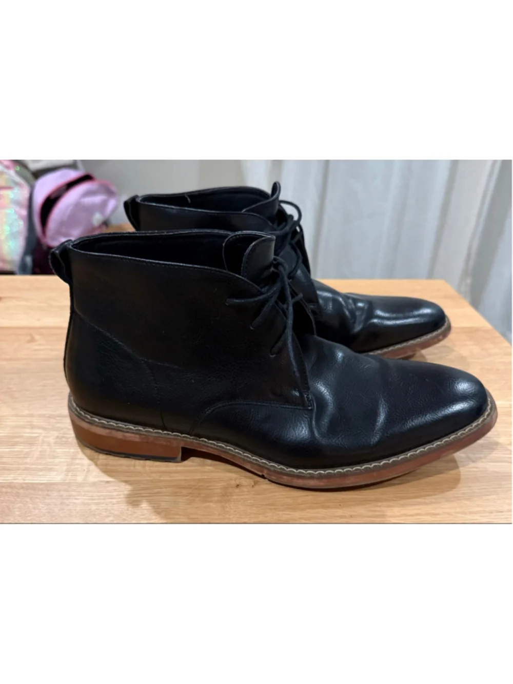 Men's Van Heusen Black Chukka Boots with Brown Soles Size 11